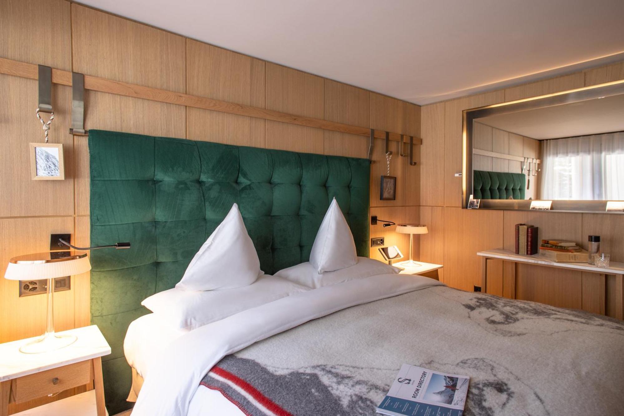 Schweizerhof Zermatt - A Small Luxury Hotel Phòng bức ảnh